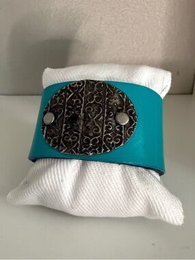 Turquoise Wide Leather Cuff Bracelet with Ornate Metal Medallion NWOT